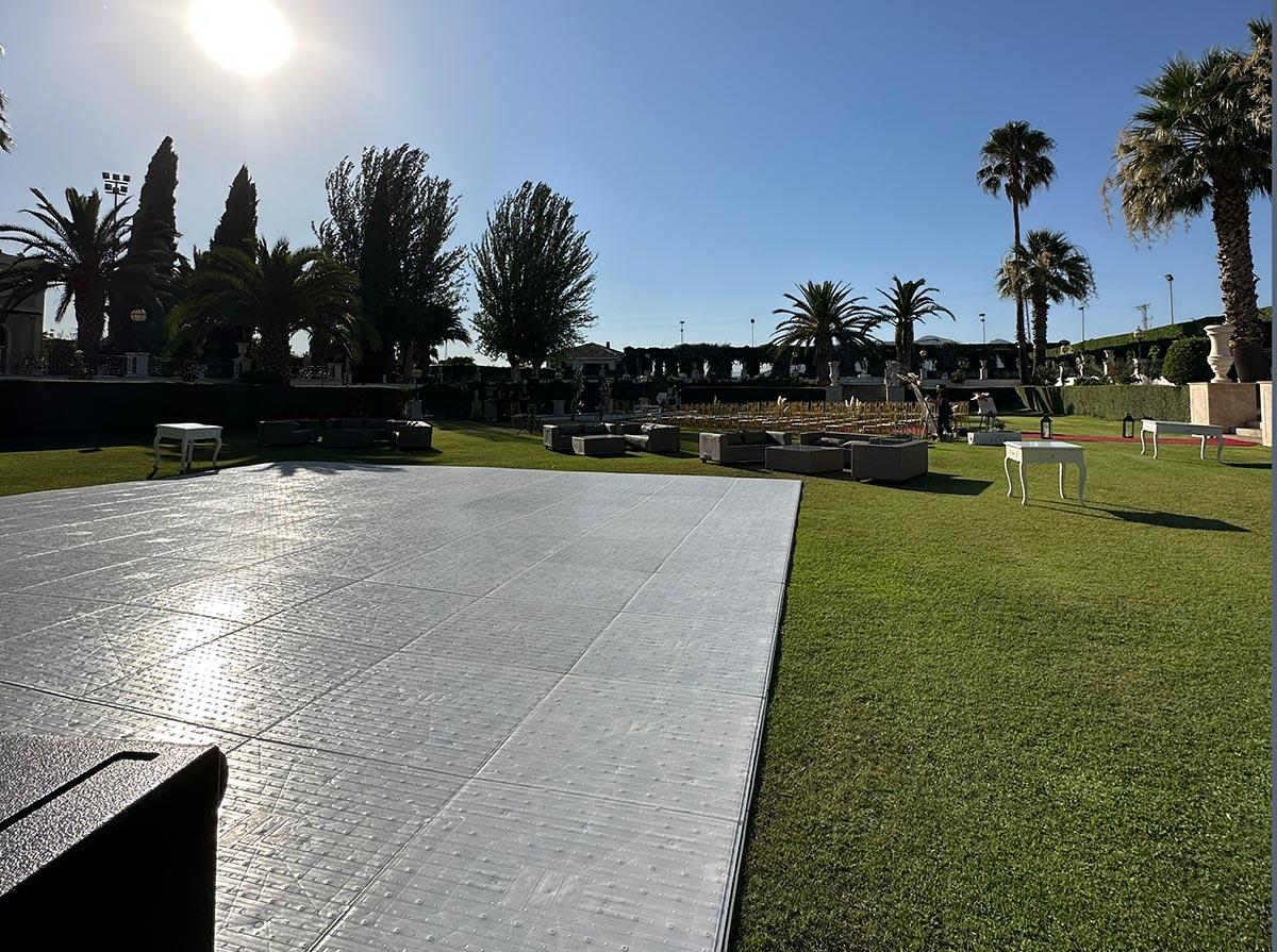 Pista de baile en Jardines Caballo Blanco